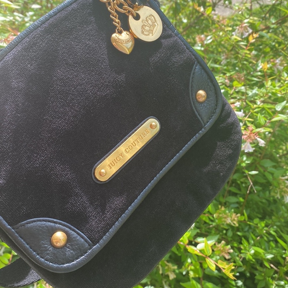 Juicy Couture Black satchel!!!!!!! Poka-Dot Interior soft material
ITEM #1 - Picture 2 of 16